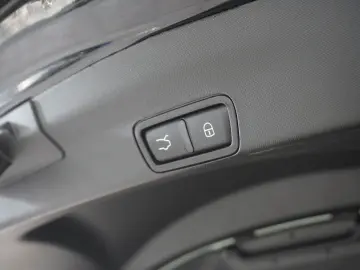 ALFA ROMEO Stelvio 2.2D VELOCE Q4 NAVI LED KAMERA MATRIX SH