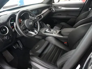 ALFA ROMEO Stelvio 2.2D VELOCE Q4 NAVI LED KAMERA MATRIX SH