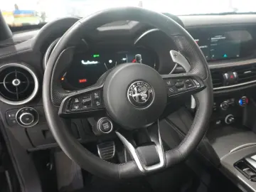 ALFA ROMEO Stelvio 2.2D VELOCE Q4 NAVI LED KAMERA MATRIX SH
