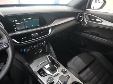ALFA ROMEO Stelvio 2.2D VELOCE Q4 NAVI LED KAMERA MATRIX SH