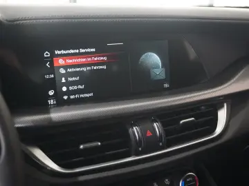 ALFA ROMEO Stelvio 2.2D VELOCE Q4 NAVI LED KAMERA MATRIX SH