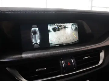 ALFA ROMEO Stelvio 2.2D VELOCE Q4 NAVI LED KAMERA MATRIX SH