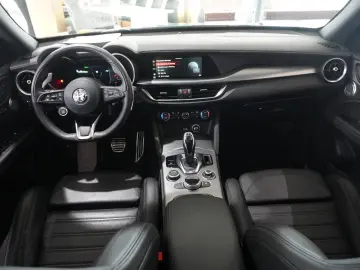 ALFA ROMEO Stelvio 2.2D VELOCE Q4 NAVI LED KAMERA MATRIX SH