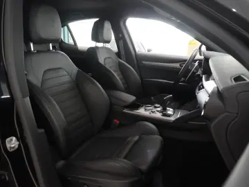 ALFA ROMEO Stelvio 2.2D VELOCE Q4 NAVI LED KAMERA MATRIX SH