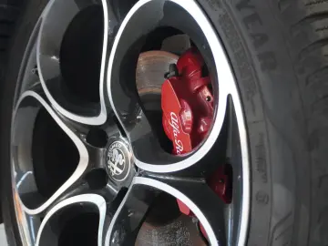 ALFA ROMEO Stelvio 2.2D VELOCE Q4 NAVI LED KAMERA MATRIX SH