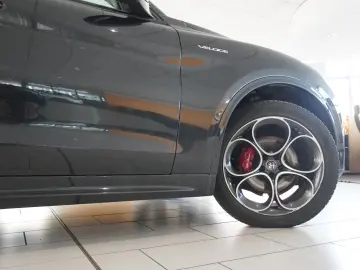 ALFA ROMEO Stelvio 2.2D VELOCE Q4 NAVI LED KAMERA MATRIX SH