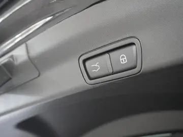 ALFA ROMEO Stelvio 2.2D VELOCE Q4 NAVI LED KAMERA MATRIX SH