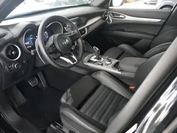 ALFA ROMEO Stelvio 2.2D VELOCE Q4 NAVI LED KAMERA MATRIX SH