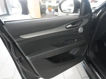 ALFA ROMEO Stelvio 2.2D VELOCE Q4 NAVI LED KAMERA MATRIX SH