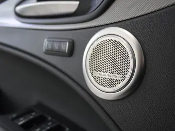 ALFA ROMEO Stelvio 2.2D VELOCE Q4 NAVI LED KAMERA MATRIX SH