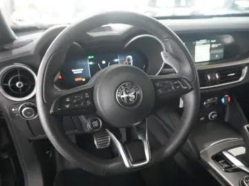 ALFA ROMEO Stelvio 2.2D VELOCE Q4 NAVI LED KAMERA MATRIX SH