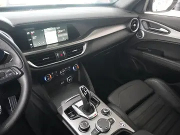 ALFA ROMEO Stelvio 2.2D VELOCE Q4 NAVI LED KAMERA MATRIX SH