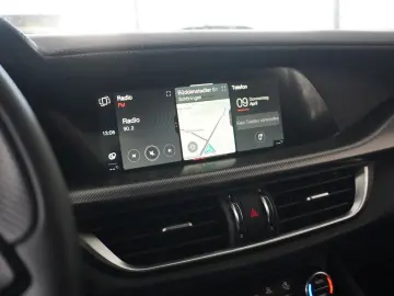 ALFA ROMEO Stelvio 2.2D VELOCE Q4 NAVI LED KAMERA MATRIX SH