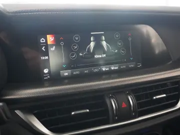 ALFA ROMEO Stelvio 2.2D VELOCE Q4 NAVI LED KAMERA MATRIX SH