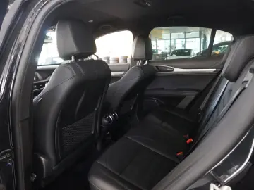 ALFA ROMEO Stelvio 2.2D VELOCE Q4 NAVI LED KAMERA MATRIX SH