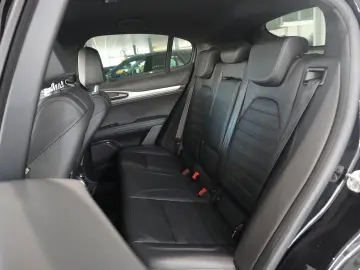 ALFA ROMEO Stelvio 2.2D VELOCE Q4 NAVI LED KAMERA MATRIX SH