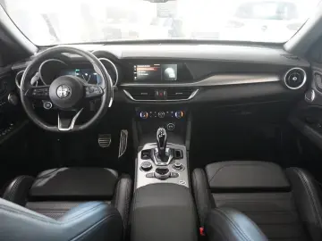 ALFA ROMEO Stelvio 2.2D VELOCE Q4 NAVI LED KAMERA MATRIX SH