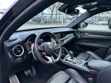 ALFA ROMEO Stelvio Quadrifoglio Benzin 519 PS AT  PANO