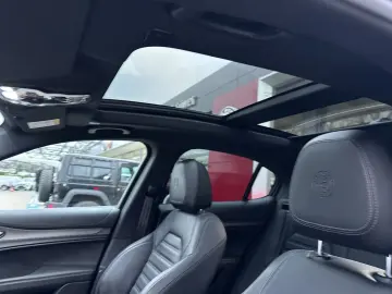 ALFA ROMEO Stelvio Quadrifoglio Benzin 519 PS AT  PANO