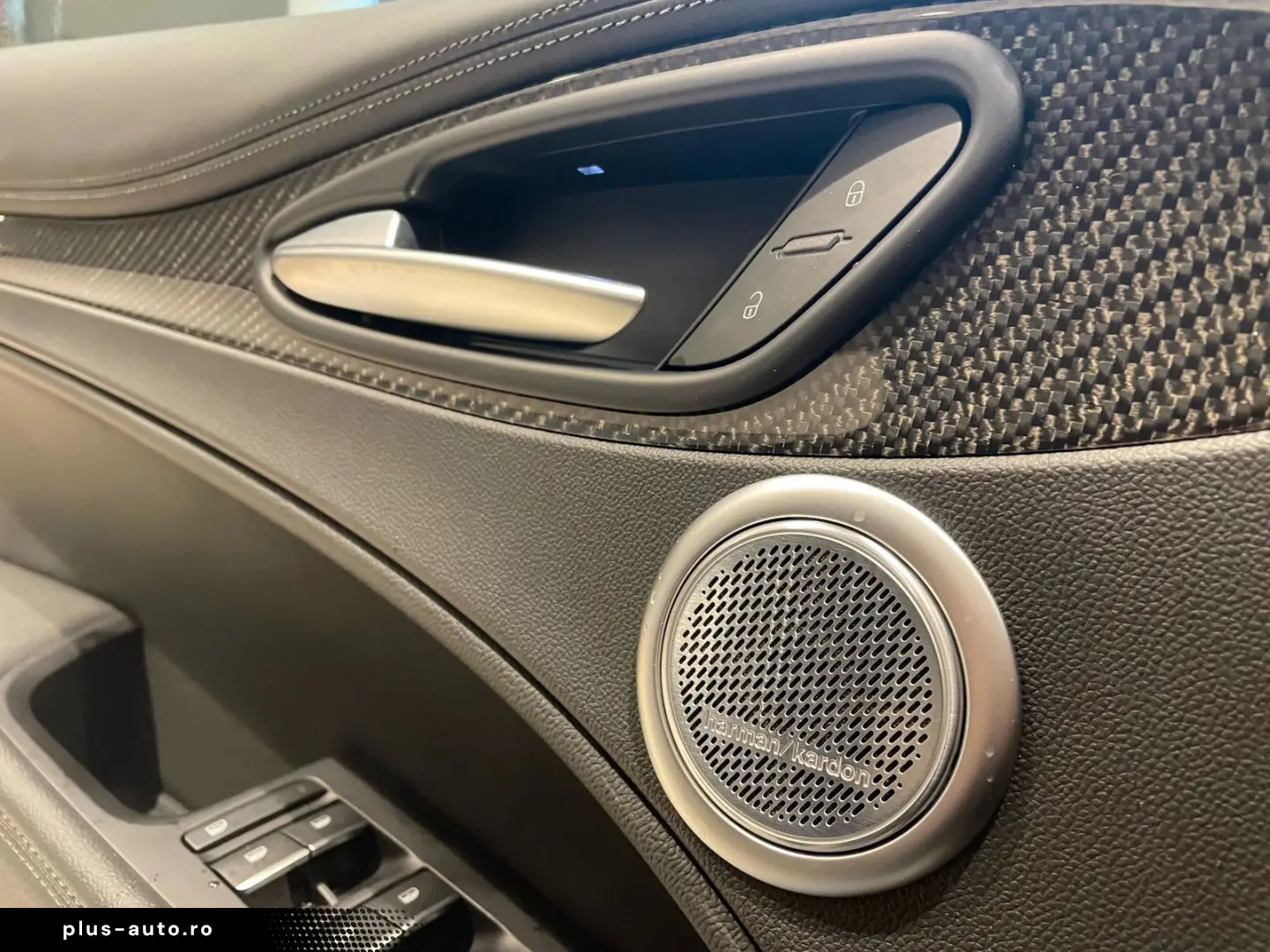 ALFA ROMEO Stelvio Quadrifoglio 2 9l V6 510PS Q4 SPARCO