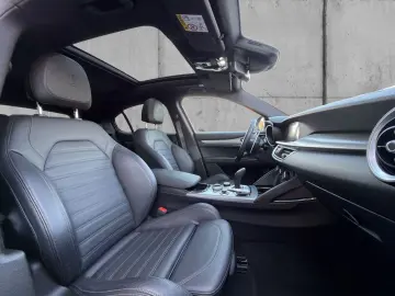 ALFA ROMEO Stelvio Veloce PANORAMA AHK ACC NAVI CARPLAY KAM