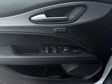 ALFA ROMEO Stelvio Veloce PANORAMA AHK ACC NAVI CARPLAY KAM