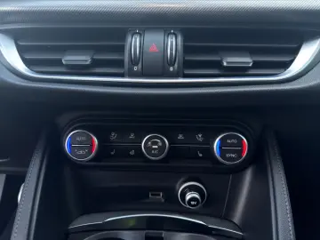 ALFA ROMEO Stelvio Veloce PANORAMA AHK ACC NAVI CARPLAY KAM