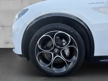 ALFA ROMEO Stelvio Veloce PANORAMA AHK ACC NAVI CARPLAY KAM