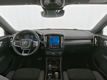 VOLVO XC40 Ultimate Dark ACC Schiebedach 360 Kamera PD