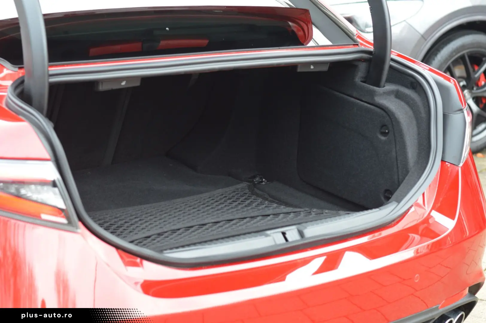 ALFA ROMEO Giulia Quadrifoglio 2.9 V6 510PS TECH-PACK H&K 8