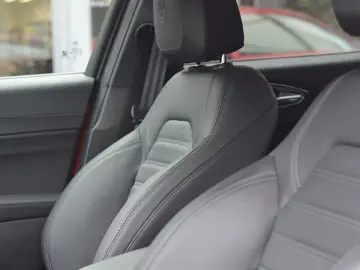 ALFA ROMEO Giulia Quadrifoglio 2.9 V6 510PS TECH-PACK H&K 8