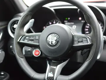 ALFA ROMEO Giulia Quadrifoglio 2.9 V6 510PS TECH-PACK H&K 8