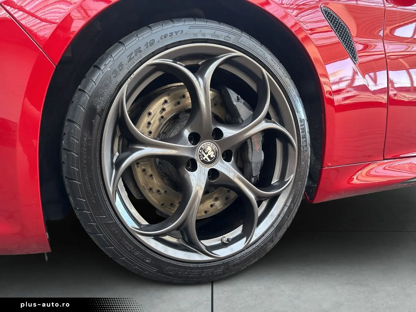 ALFA ROMEO Giulia Quadrifoglio 2.9 V6 Bi-Turbo Leder Techno