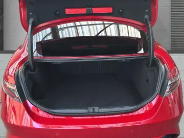 ALFA ROMEO Giulia Quadrifoglio 2.9 V6 Bi-Turbo Leder Techno