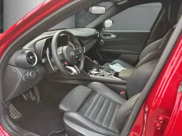 ALFA ROMEO Giulia Quadrifoglio 2.9 V6 Bi-Turbo Leder Techno