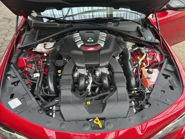 ALFA ROMEO Giulia Quadrifoglio 2.9 V6 Bi-Turbo Leder Techno
