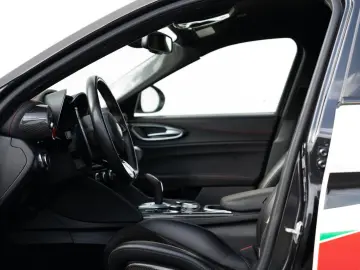 ALFA ROMEO Giulia Quadrifoglio 2.9  Bi-XENON CARBON SPARCO