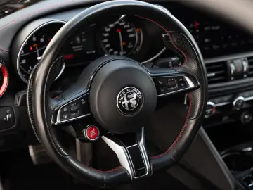 ALFA ROMEO Giulia Quadrifoglio 2.9  Bi-XENON CARBON SPARCO