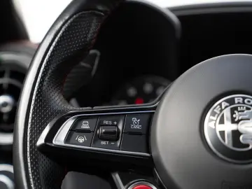 ALFA ROMEO Giulia Quadrifoglio 2.9  Bi-XENON CARBON SPARCO