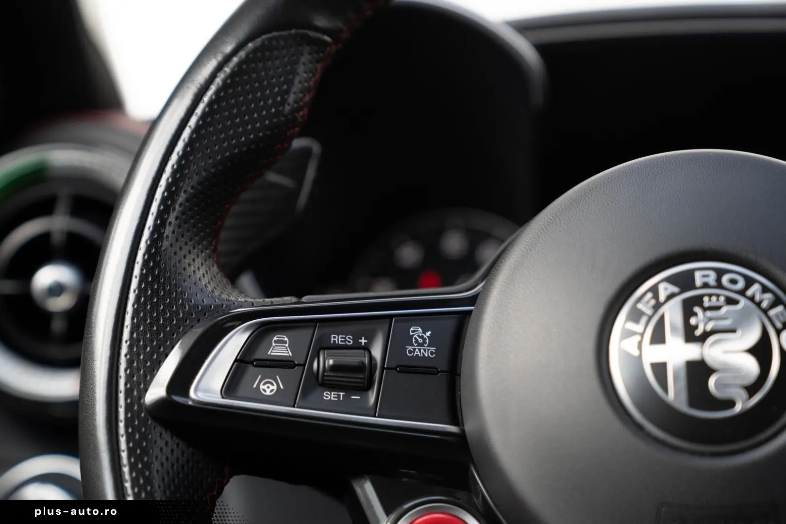 ALFA ROMEO Giulia Quadrifoglio 2.9  Bi-XENON CARBON SPARCO