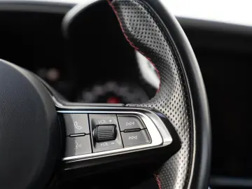 ALFA ROMEO Giulia Quadrifoglio 2.9  Bi-XENON CARBON SPARCO