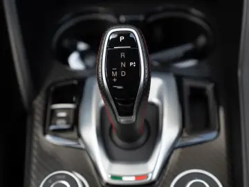 ALFA ROMEO Giulia Quadrifoglio 2.9  Bi-XENON CARBON SPARCO