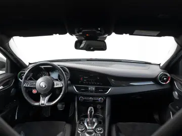 ALFA ROMEO Giulia Quadrifoglio 2.9  Bi-XENON CARBON SPARCO