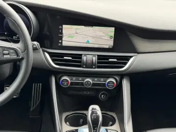 ALFA ROMEO Giulia Ti Q4 MEMORY ACC NAVI KAMERA SHZ