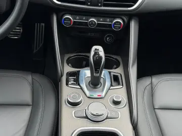 ALFA ROMEO Giulia Ti Q4 MEMORY ACC NAVI KAMERA SHZ