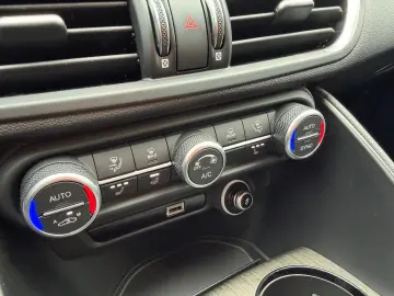 ALFA ROMEO Giulia Ti Q4 MEMORY ACC NAVI KAMERA SHZ