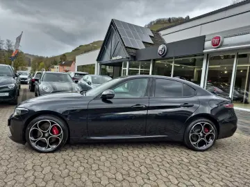 ALFA ROMEO Giulia Competizione Q4 LED Leder Navi Rückfahrka
