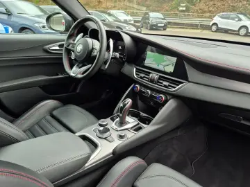 ALFA ROMEO Giulia Competizione Q4 LED Leder Navi Rückfahrka
