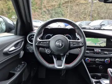 ALFA ROMEO Giulia Competizione Q4 LED Leder Navi Rückfahrka