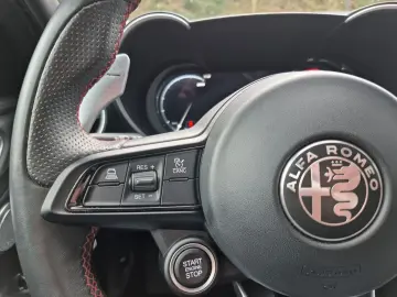 ALFA ROMEO Giulia Competizione Q4 LED Leder Navi Rückfahrka